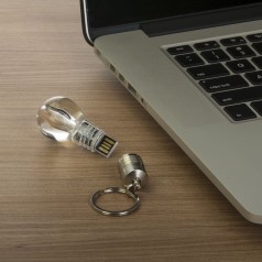 Pen Drive Formato Lâmpada 4GB Personalizado