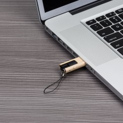 Pen Drive Retrátil 4GB de Madeira Personalizado