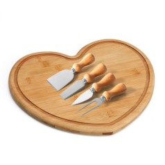 Kit Queijo com Tábua em Coração Personalizado
