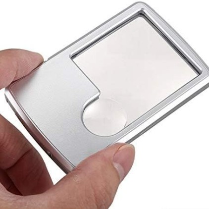 Lupa de Plástico com Luz Personalizada