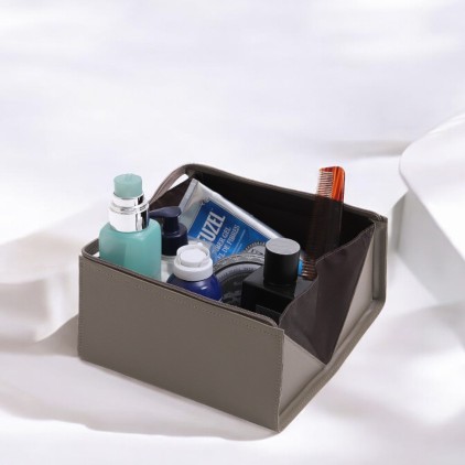 Necessaire Rígida 180° em Couro Personalizada 