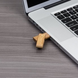 Pen Drive 4GB Giratório de Bambu Personalizado